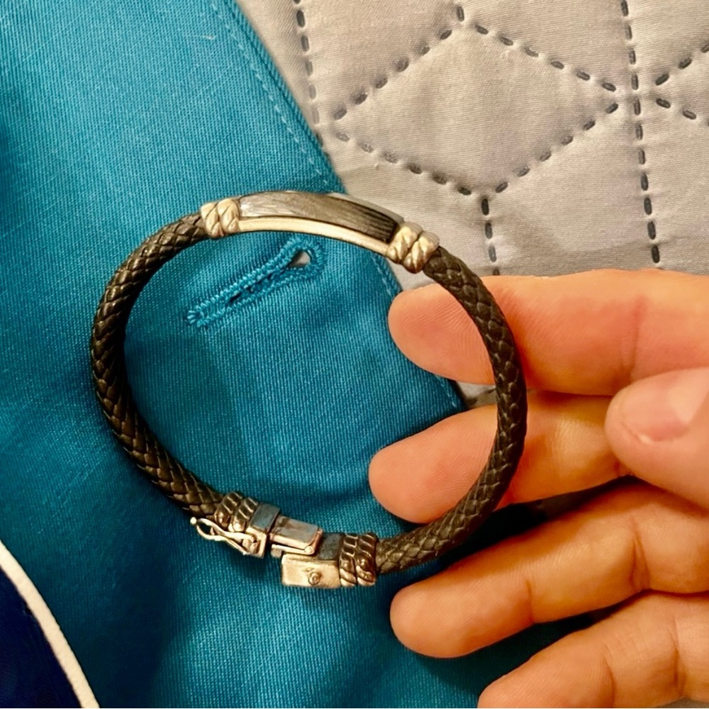 Beautiful Effy Oniyx 8.25inch Men's Black leather Braided Bracelet. Silver clasp